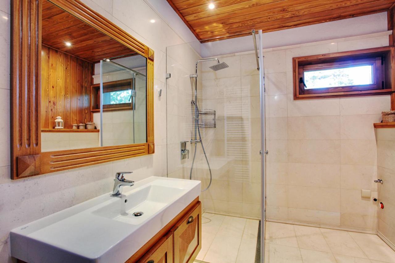 רזלוג Villa Four Seasons מראה חיצוני תמונה